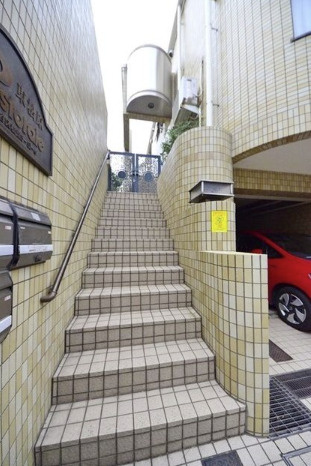 パストラーレ東松原のエントランス