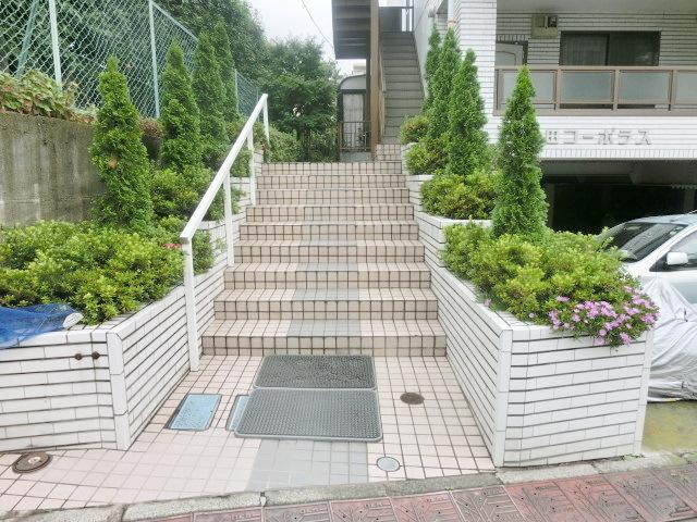 豊田コーポラスのエントランス