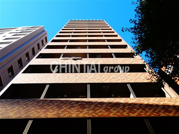 トーシンフェニックス初台弐番館の外観