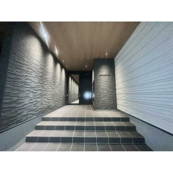 TREE TOPS 代々木のエントランス