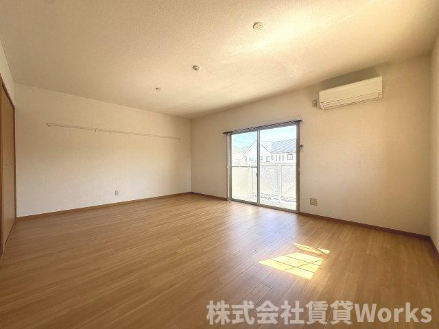 モワ・ジュールの居間・リビング|こちらの居間で趣味の時間をお楽しみください