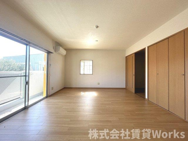 モワ・ジュールの居間・リビング|ゆったりとしたリビングです