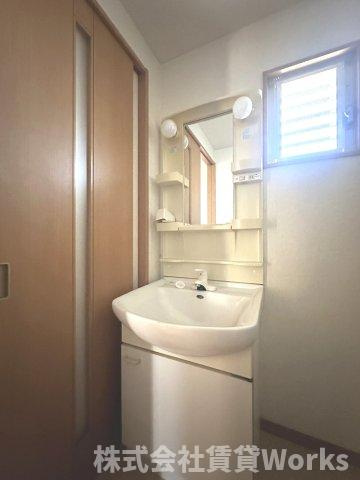 モワ・ジュールの洗面所|広い洗面スペース