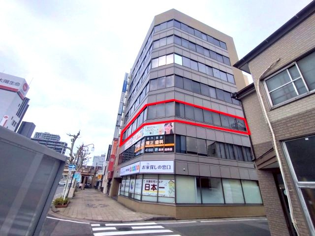 東海保険ガーデンビルの外観