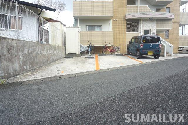 リブズ菊池Ⅱの駐車場