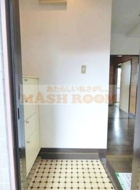 NYマンションの玄関