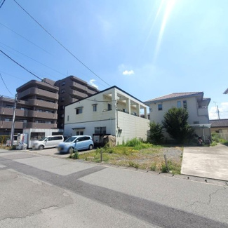 【外観】 | 鉄骨は強度が高く、揺れに対して弾力性があります。地震に対する耐震性能が優れており、安全性が高い構造。耐久性が高く、腐食やシロアリなどの害虫による影響を受けにくく、丈夫な構造を保つことができます。