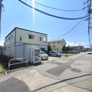 【外観】 | 前面道路は5.4ｍ　賑やかで便利な大通りから一本入った閑静な住宅地の一角