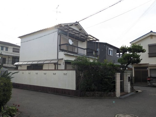 和泉市富秋町３丁目　戸建て４Kの前面道路含む現地写真