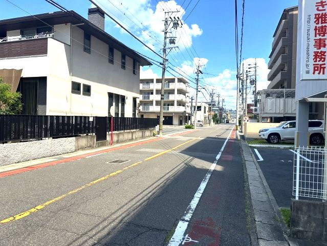 勝田ビルの駐車場