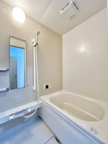 高知市加賀野井2丁目　中古戸建ての浴室