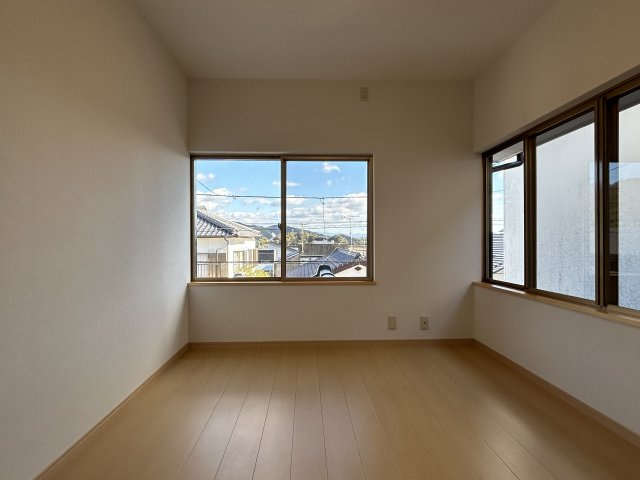 高知市加賀野井2丁目　中古戸建ての洋室|約5.5帖