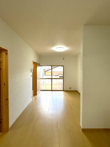 高知市加賀野井2丁目　中古戸建ての居間・リビング