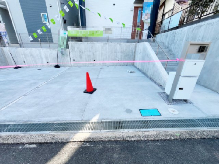 祝：成約済み　八王子市　元八王子町　新築戸建て　２３－３期の駐車場|～仲介手数料無料☆八王子ひなた不動産～八王子市元八王子町　新築戸建て