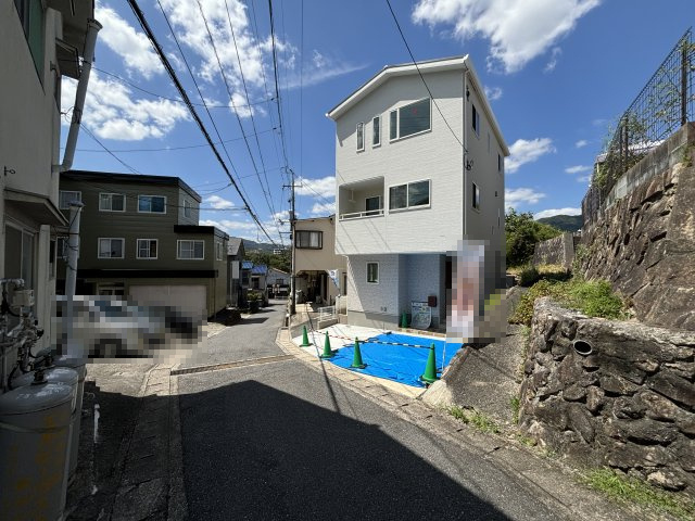 新築戸建　伴東7丁目の前面道路含む現地写真