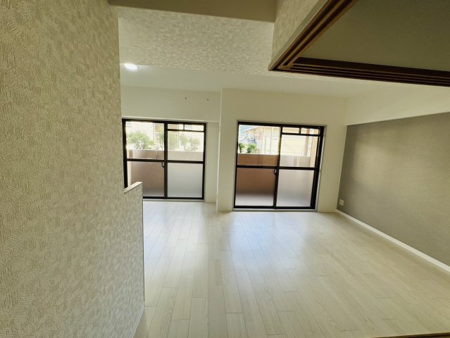 朝日プラザ奈良紀寺の居間・リビング