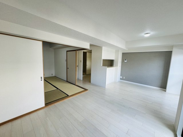 朝日プラザ奈良紀寺の居間・リビング