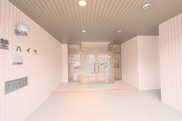 矢埜ハイツのエントランス