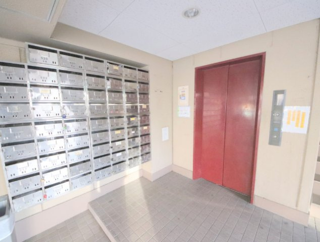 新大宮シティ・パルのエントランス