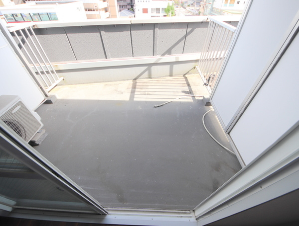 トータスビルのバルコニー