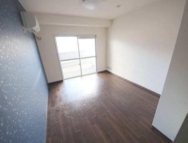 トータスビルの居間・リビング