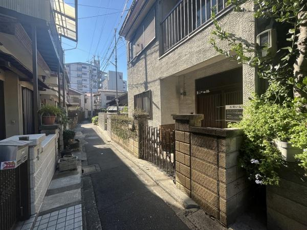 【前面道路含む現地写真】