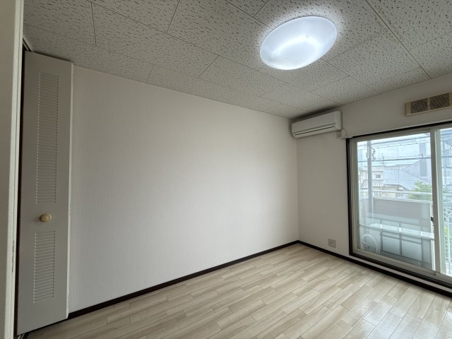 サンライフ・アイ E棟の居間・リビング