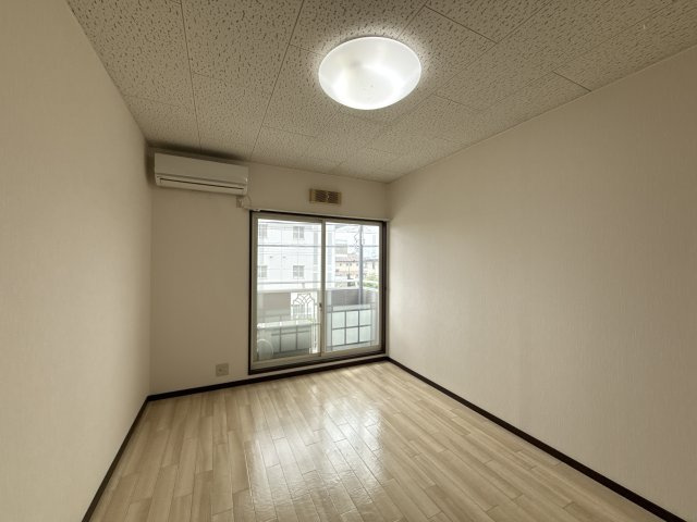 サンライフ・アイ E棟の寝室