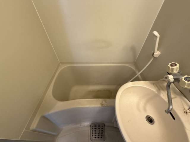 サンライフ・アイ E棟の浴室