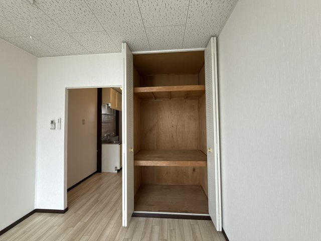 サンライフ・アイ E棟の収納