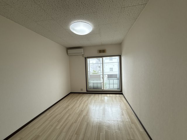 サンライフ・アイ E棟の居間・リビング