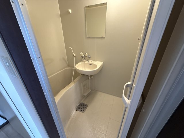 サンライフ・アイ E棟の浴室