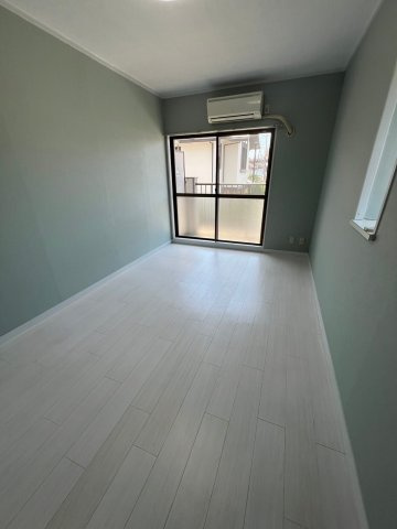 オーティハイツ黒田の洋室