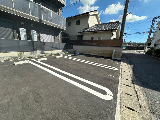 ソラーナの駐車場