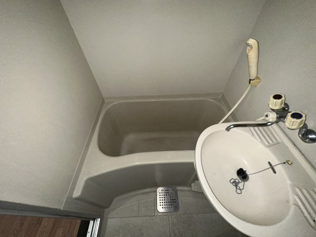 サンライフ・アイＦの浴室