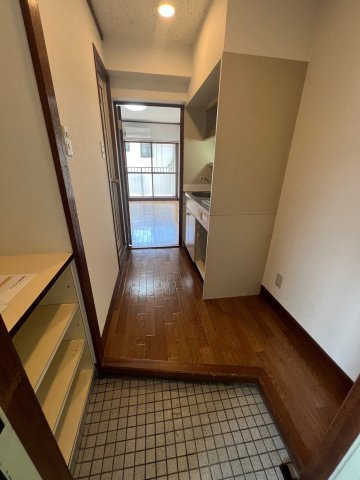 オーティハイツ黒田の玄関