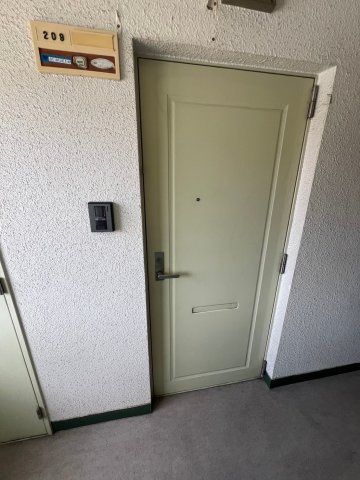 オーティハイツ黒田の玄関