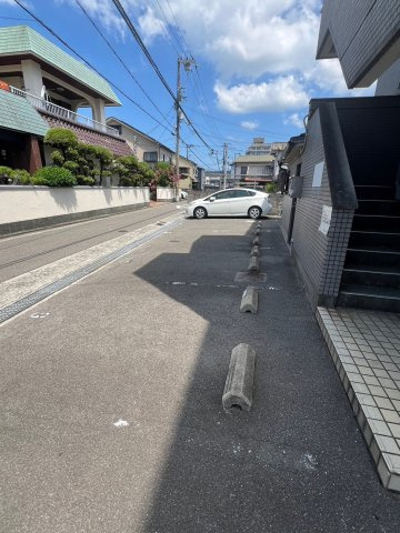 オーティハイツ黒田の駐車場