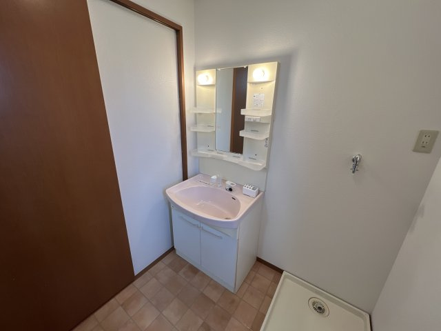 サンビレッジ瑞景 D棟の独立洗面台