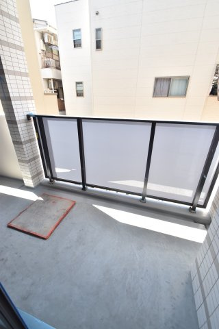 大阪市都島区都島南通２丁目の賃貸マンションのバルコニー