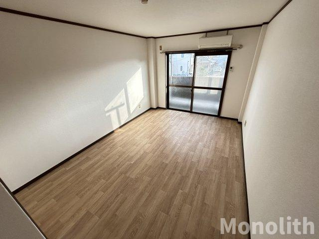 グリーンパレスの洋室