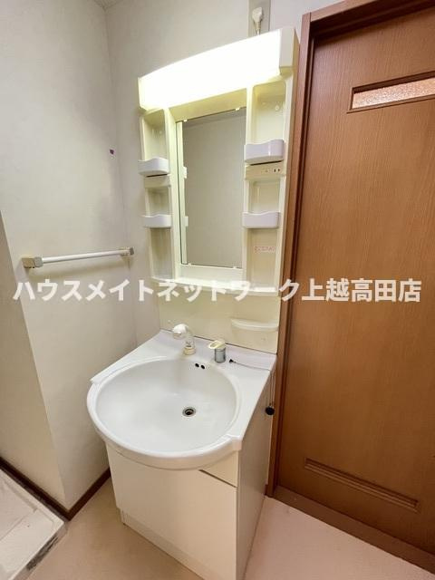 ベルオーク戸野目の独立洗面台|洗髪洗面化粧台