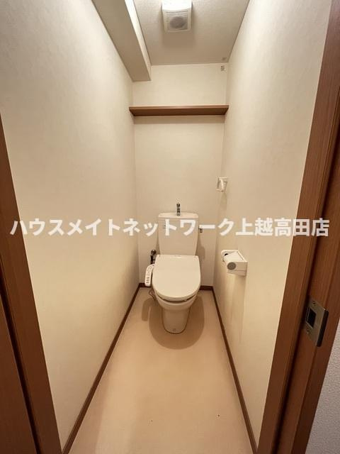 ベルオーク戸野目のトイレ|温水洗浄暖房便座