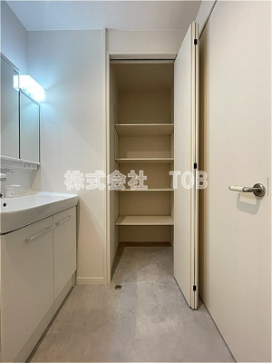 【収納】 | ベルリード烏山-ミサワホーム施工- | 脱衣スペース　収納