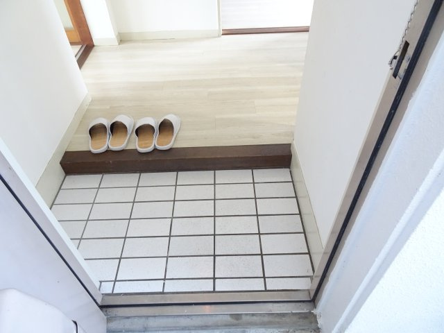 CHAiNONの玄関