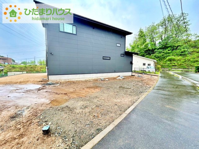 日立市十王町友部　中古戸建の前面道路含む現地写真|前面道路にゆとりがありますので☆車の出入りもラクラクできちゃいます(^^♪