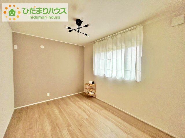 日立市十王町友部　中古戸建の洋室|大きなベッドを置いても余裕の広さの主寝室♪♪