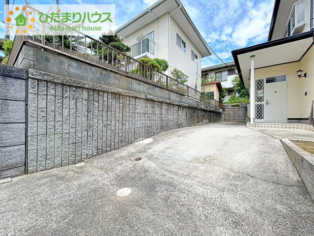 日立市かみあい町2丁目　中古戸建の前面道路含む現地写真|前面道路幅6ｍ☆車の出入りもラクラクできちゃいます(^^♪