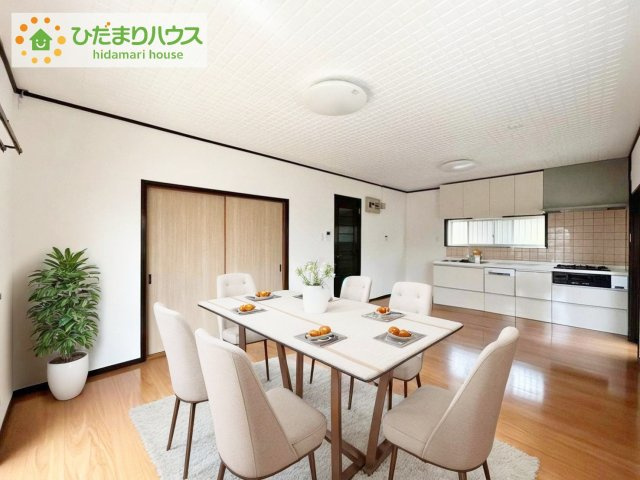 日立市かみあい町2丁目　中古戸建の居間・リビング|大型テレビに大型ソファー(^^)どんなインテリアにしますか？※家具・家電はCGになります。