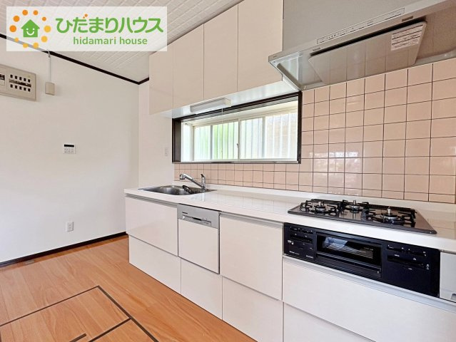 日立市かみあい町2丁目　中古戸建のキッチン|食洗器がついているので、洗い物が楽になりますね(^^♪